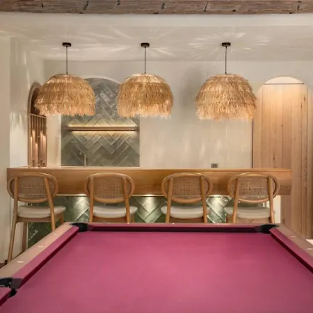 A Lyric Retreat Of Romance, Erato * Kas